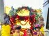 डेस्टीनेशन इंग्लिश मीडियम स्कूल में कृष्ण जन्माष्टमी की धूम, बाल कृष्ण और राधा के रूप में सजे नन्हे-मुन्ने बच्चों ने मोहा मन