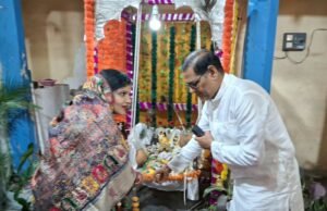 कृष्ण जन्माष्टमी पर रविंद्र सिंह ने सपरिवार की पूजा-अर्चना, मटकी फोड़ कार्यक्रम में लिया हिस्सा