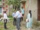 सीढ़ी मंगवाकर कलेक्टर ने मौके पर नपवाया सरिया, 8 एमएम की जगह 6 एमएम सरिया मिलने पर सब इंजीनियर को निलंबित करने के निर्देश