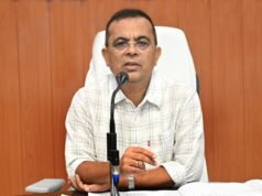 कलेक्टर श्री जन्मेजय महोबे ने ली साप्ताहिक समय-सीमा की बैठक