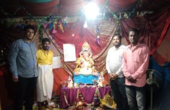 कुसमुंडा क्षेत्र में धूमधाम से मनाया जा रहा गणेश उत्सव, भाजपा मंडल महामंत्री विकेश झा ने पंडालों में पहुंचकर किए दर्शन