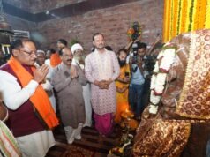 मुख्यमंत्री श्री विष्णु देव साय ने मदकूद्वीप के प्राचीन मंदिरों में की पूजा-अर्चना कन्या पूजन कर कन्या भोज में हुए शामिल, प्रदेशवासियों की सुख-समृद्धि की कामना की