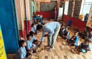अपने जन्मदिन पर प्रधान पाठक वीरसिंग ध्रुव ने दिया न्यौता भोज