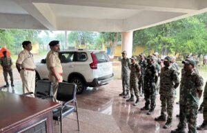 पुलिस अधीक्षक उमेश प्रसाद गुप्ता ने सीमावर्ती थानों का किया आकस्मिक निरीक्षण