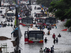 देश में फिर बदला मौसम का मिजाज: मुंबई जलमग्न, एयरपोर्ट के आसपास भरा पानी; बिहार में बाढ़ से 48 लाख प्रभावित, पहाड़ों पर लैंडस्लाइड का खतरा