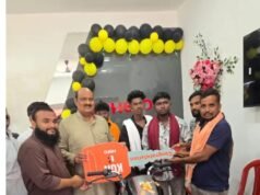 कोरबा कुसमुंडा मैं हीरो मोटोकार्प के नए भव्य शोरूम का उद्घाटन पूर्व मंत्री जयसिंह अग्रवाल के हाथों हुआ उद्घाटन दिन पहले 11 गाड़ियों की डिलीवरी हुई क्षेत्र वासियों को मिलेगी आधुनिक सुविधा