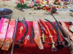 देवरी के देवी चौरा में विश्व हिंदूपरिषद बजरंगदल का शस्त्र पूजन संपन्न, हर्ष छाबरिया ने बहनों से दुर्गा वाहिनी के प्रशिक्षण से जुड़ने का किया आग्रह