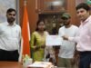 अंतरजातीय विवाह करने वाले नवदंपतियों को कलेक्टर ने प्रशस्ति पत्र देकर किया सम्मानित